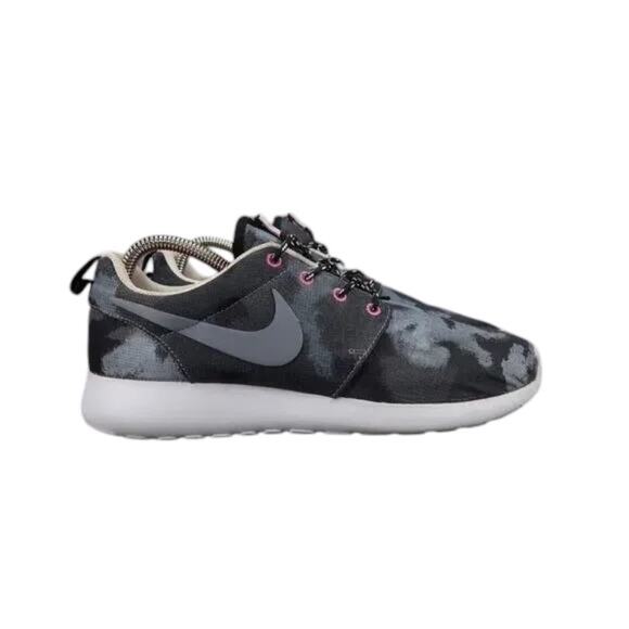 Nike Shoes Womens 7.5 Sneakers Athletic Roshe Run Print Lifestyle Active Comfort - Picture 1 of 12